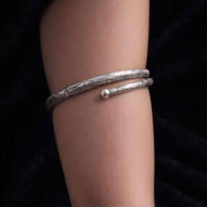 Serpentine Arm Cuff